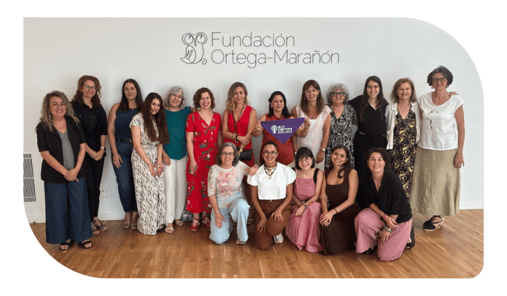 Foto de las mujeres participantes en el conversatorio